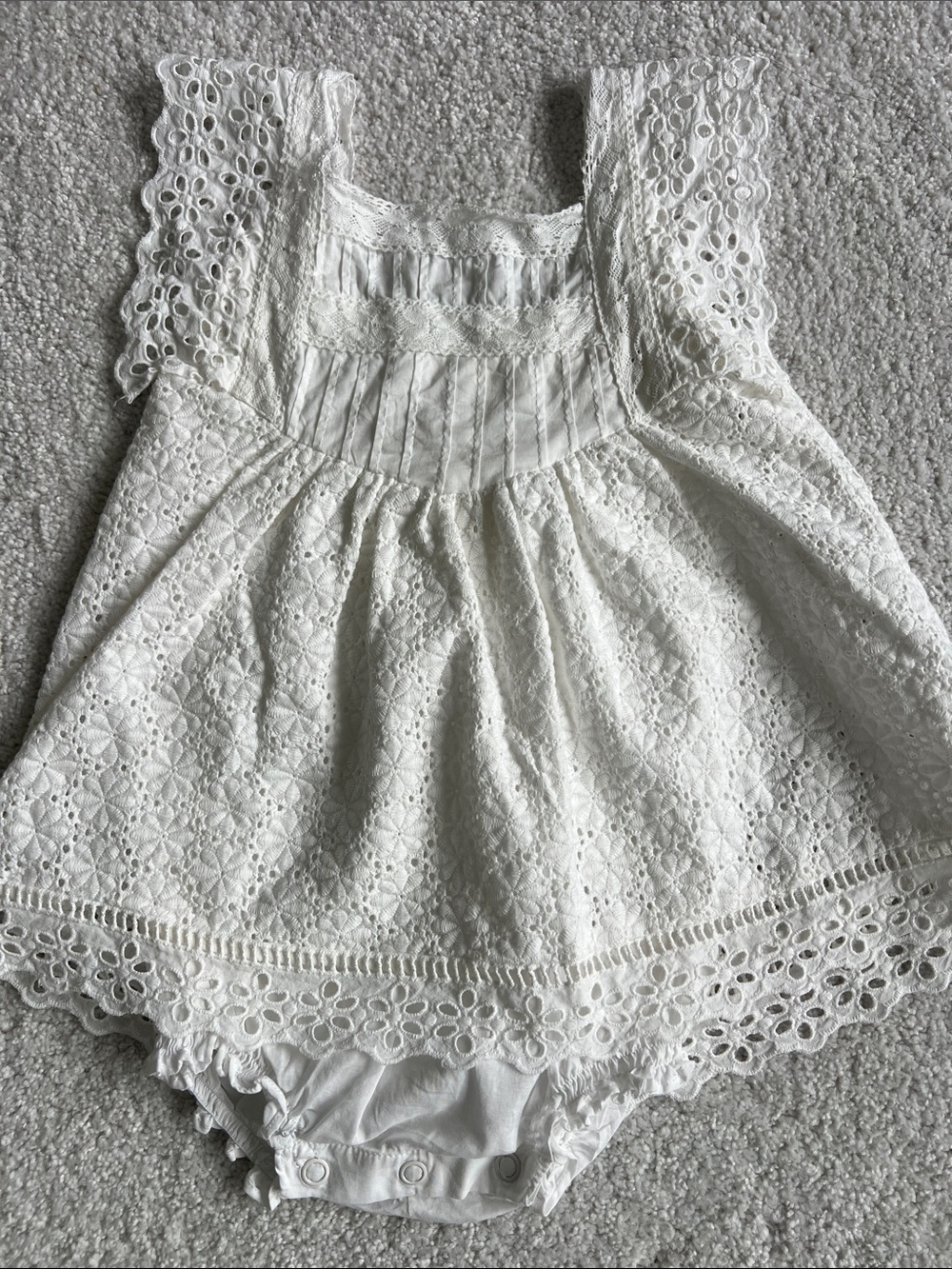 Lil’ Lemons For Love & Lemons White Eyelet Lace Baby Dress Romper- 12-18 months